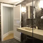 Aquapetra & 4*